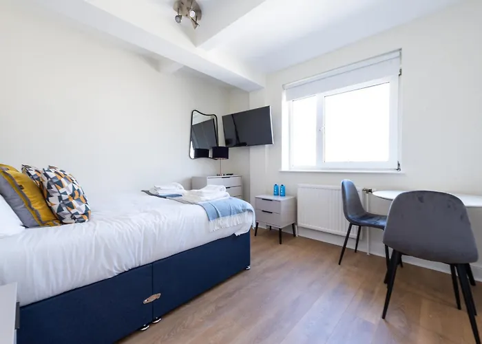 Capital Apartment 856, Chelsea Cloisters