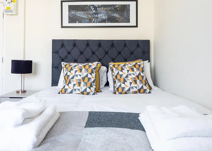 Capital Apartment 856, Chelsea Cloisters